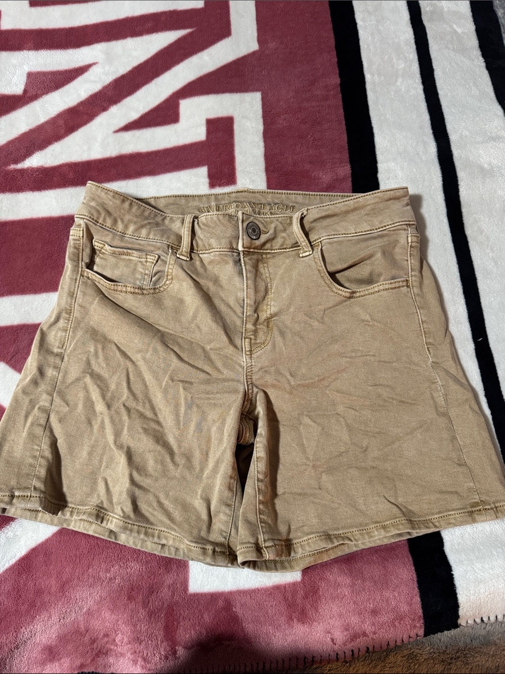American eagle midi khaki shorts